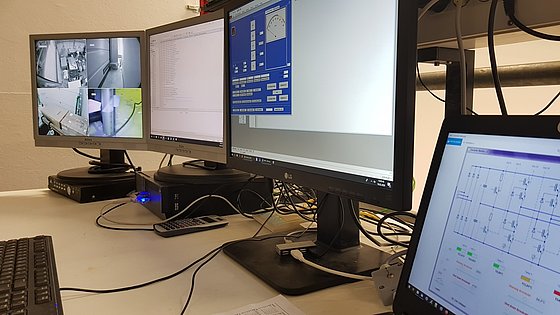 Umfangreiche Leit- und Messtechnik